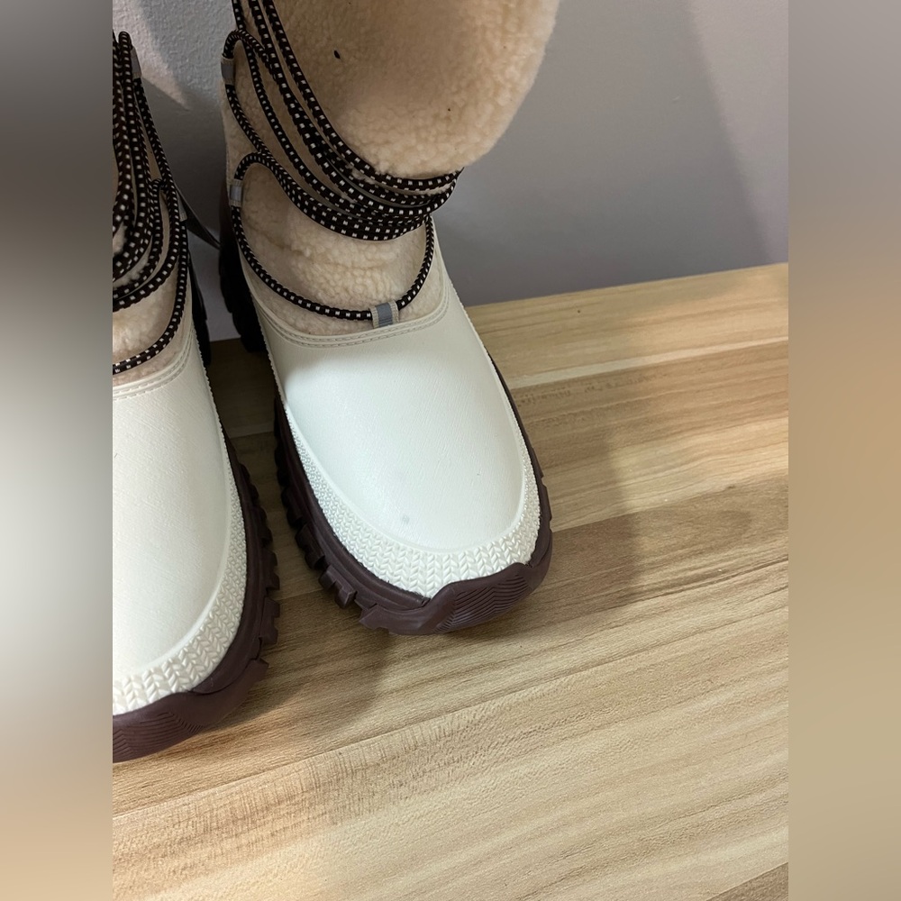 Hunter Cream and Brown Women's Winter Rain Boots - Picture 5 of 9